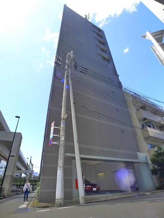 アブレスト西日暮里の物件外観写真