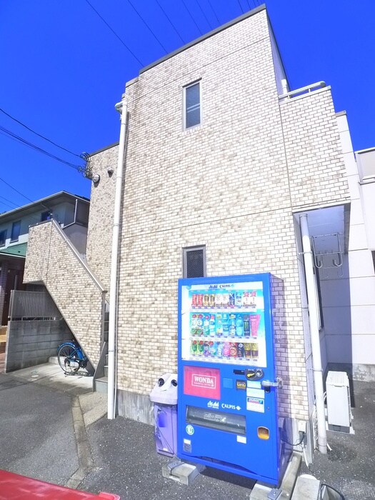 オ－クマンションの物件外観写真