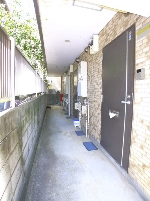 オ－クマンションの物件外観写真