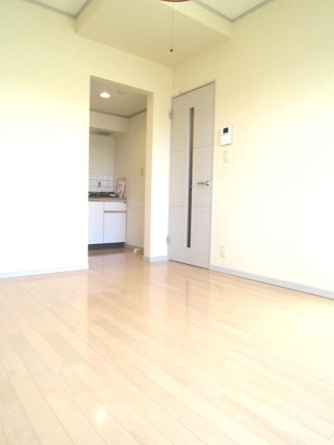 ロッシェル南台第６の物件内観写真