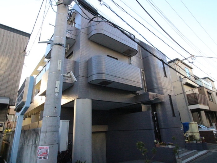 ラ・フラッツの物件外観写真