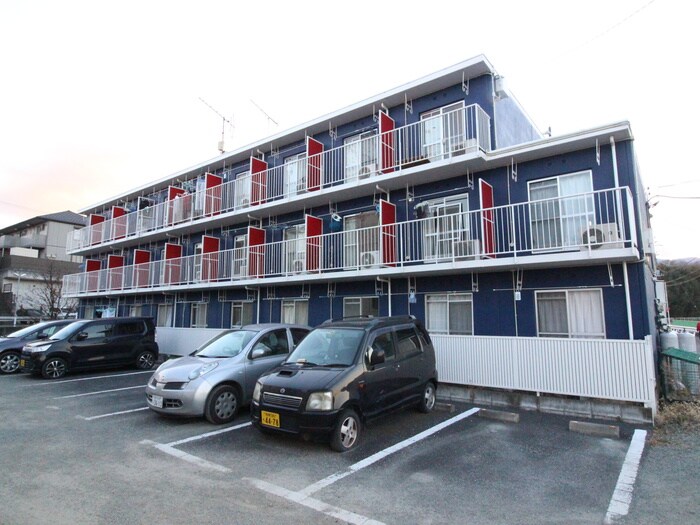 ポルシェ飯山の物件外観写真