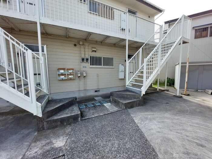 コ－ポモンテリブロの物件外観写真