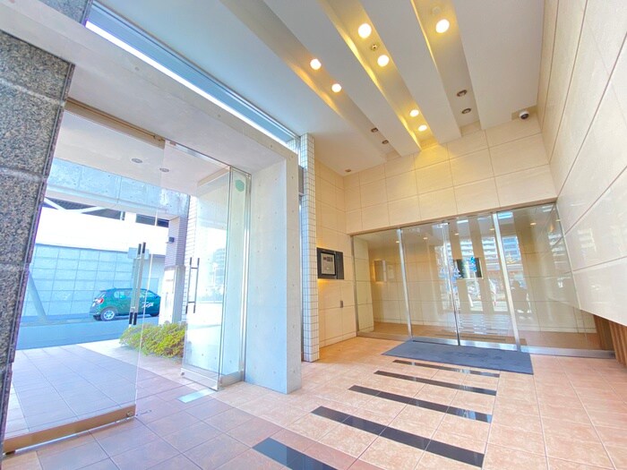 レジディア新横浜の物件外観写真