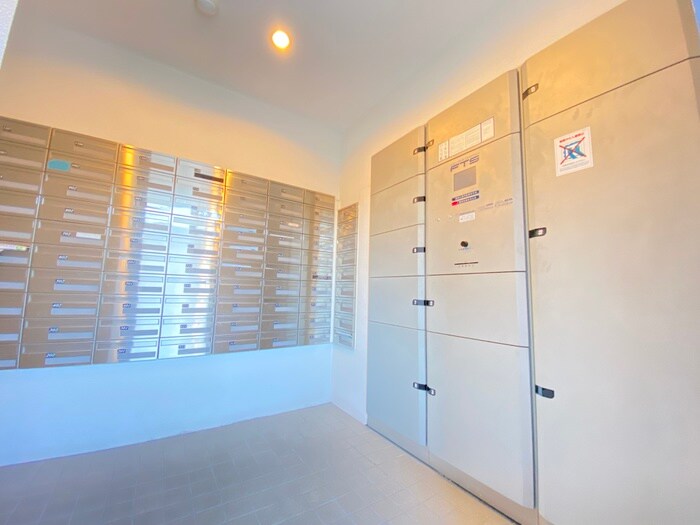 レジディア新横浜の物件外観写真