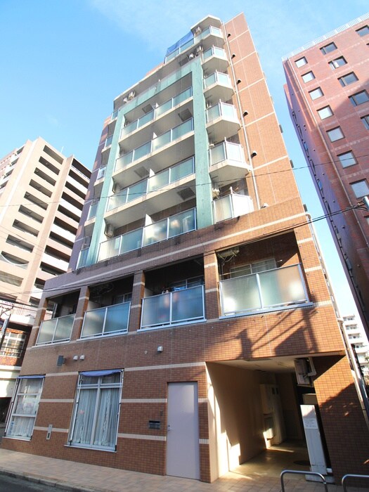 伊勢原八番館の物件外観写真