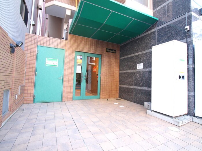 伊勢原八番館の物件外観写真