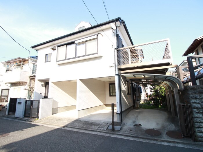 谷津町貸家の物件外観写真