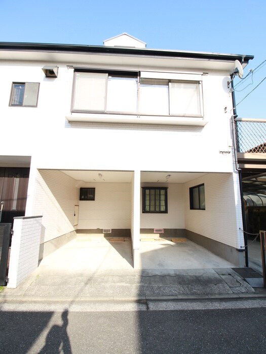 谷津町貸家の物件外観写真