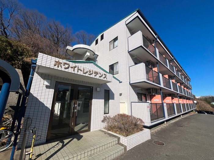 ホワイトレジデンスの物件外観写真