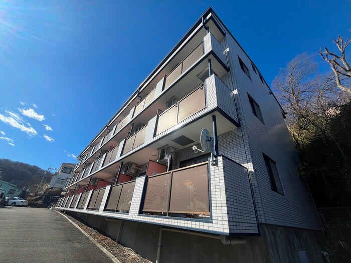 ホワイトレジデンスの物件外観写真