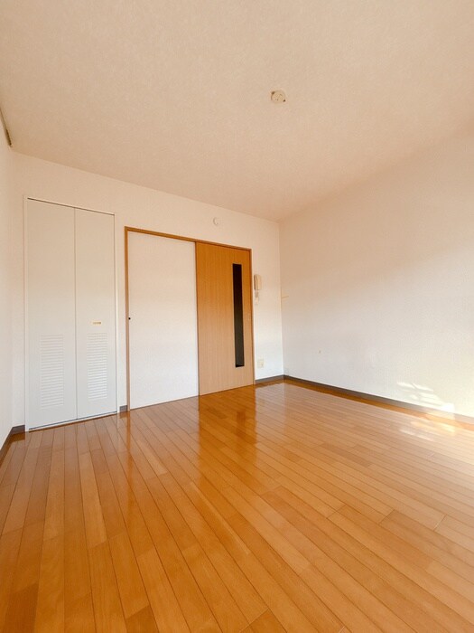 ホワイトレジデンスの物件内観写真