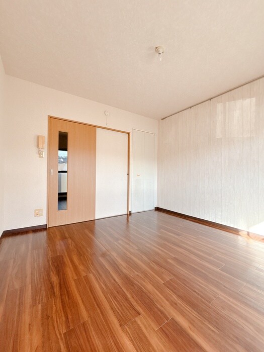 ホワイトレジデンスの物件内観写真