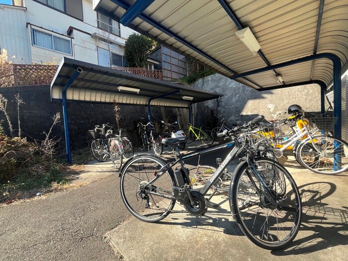 ホワイトレジデンスの物件外観写真