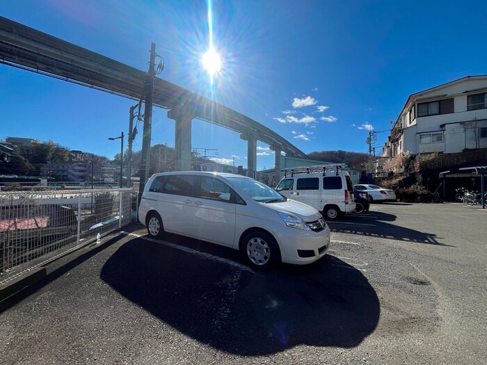 ホワイトレジデンスの物件外観写真