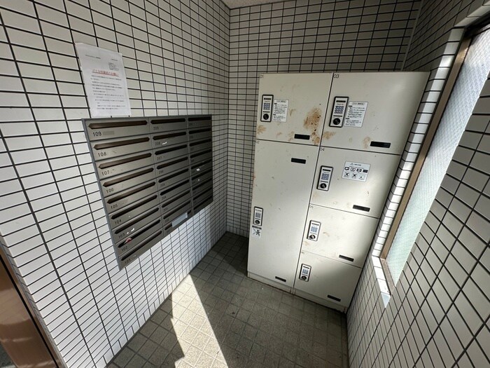 ホワイトレジデンスの物件外観写真