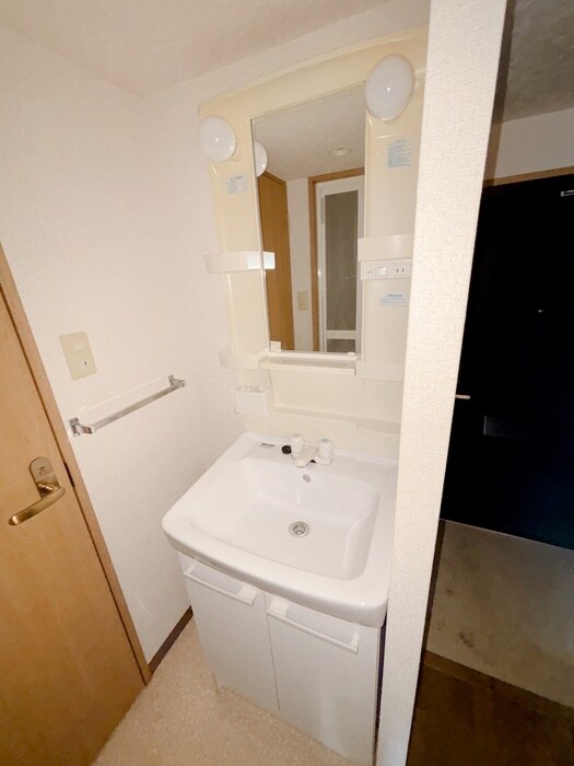 ホワイトレジデンスの物件内観写真