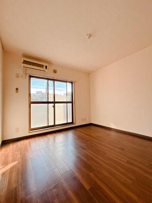 ホワイトレジデンスの物件内観写真