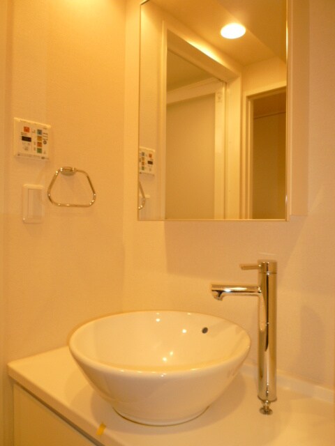 ルクレ新川レジデンスの物件内観写真