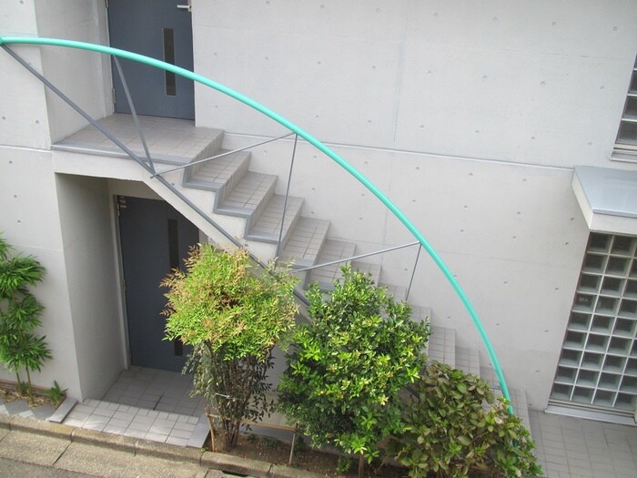 マイホ－ム国立の物件外観写真