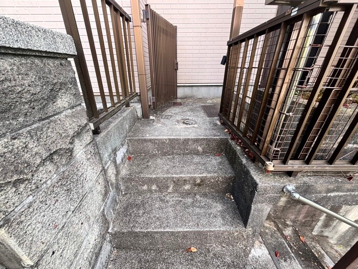 上柏尾町テラスハウスの物件外観写真