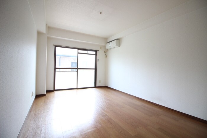 タウンハウスツジの物件内観写真