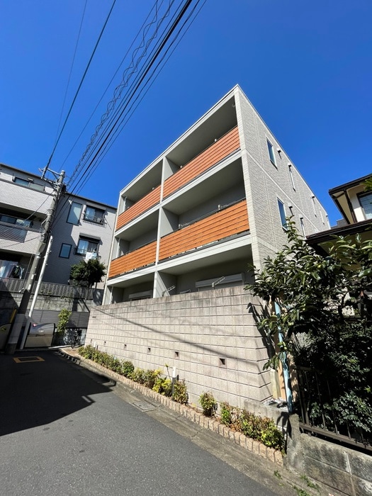 アン・ウィスタリアの物件外観写真