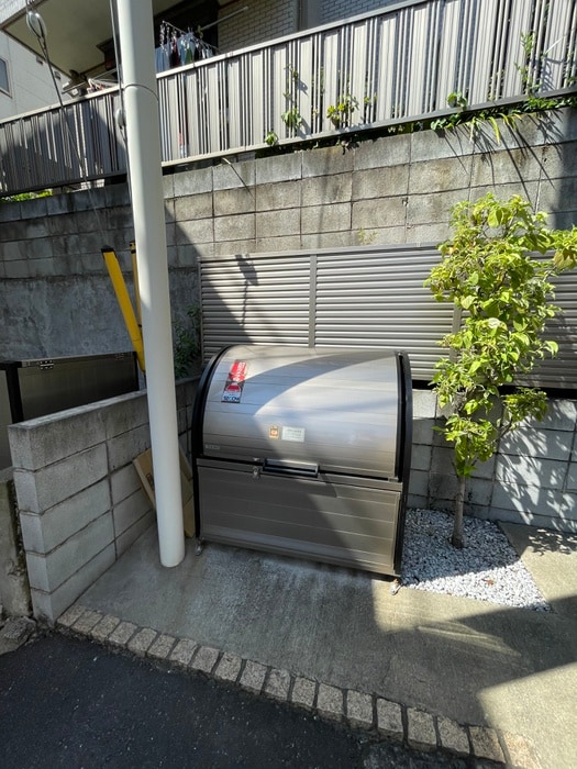 アン・ウィスタリアの物件外観写真