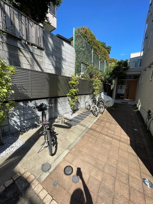 アン・ウィスタリアの物件外観写真