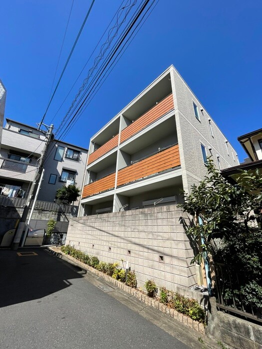 アン・ウィスタリアの物件外観写真