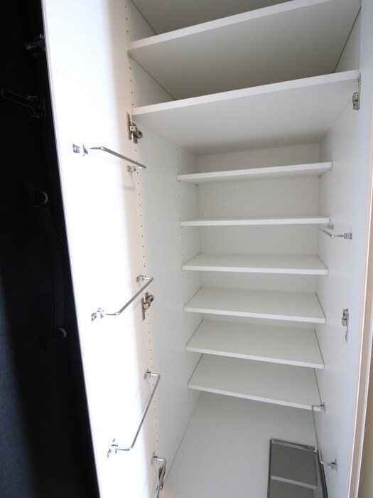 コンフォリア新中野の物件内観写真