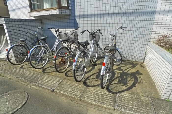 メゾンフリ－ジアの物件外観写真