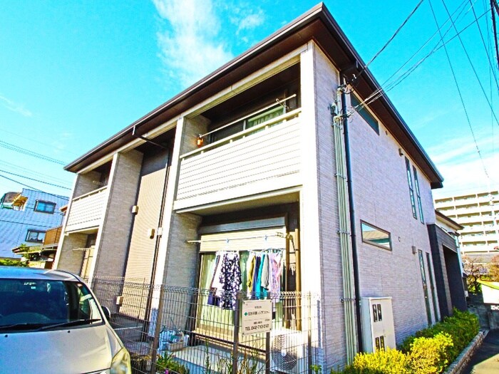 グリュースの物件外観写真