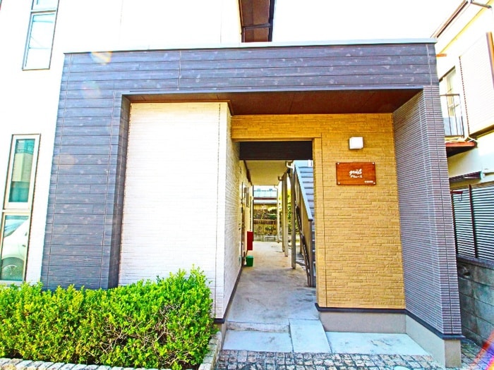 グリュースの物件外観写真