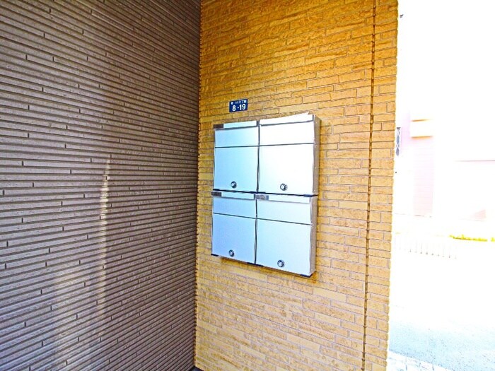 グリュースの物件外観写真