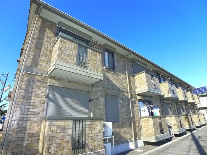 ロイヤルコ－トの物件外観写真