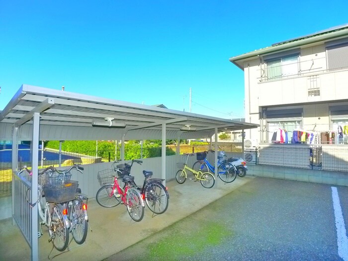 ロイヤルコ－トの物件外観写真