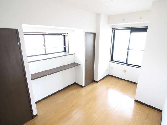 シャン・ド・フル－ルの物件内観写真