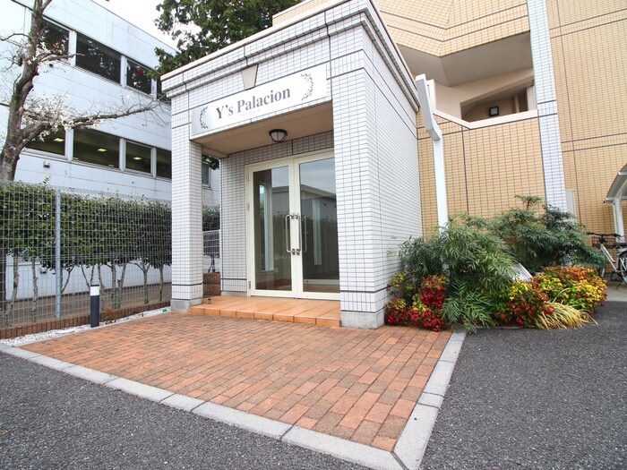 ワイズ　パラシオンの物件外観写真