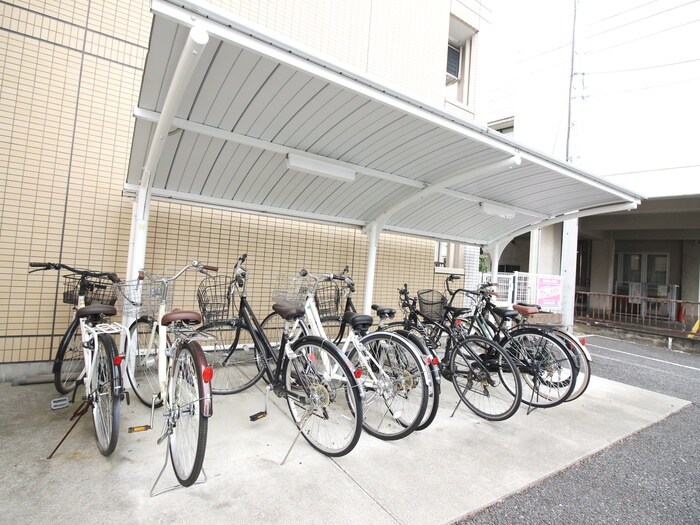 ワイズ　パラシオンの物件外観写真