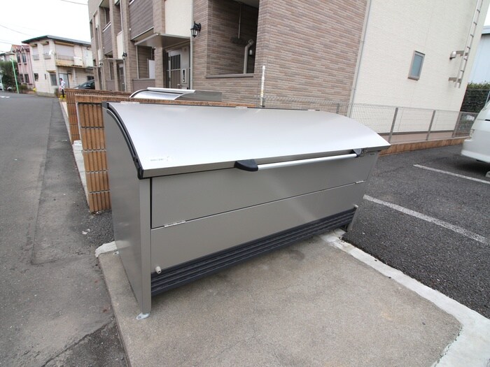 ワイズ　パラシオンの物件外観写真