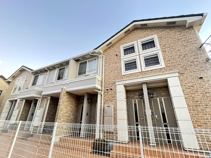 アパ－トメントノイの物件外観写真