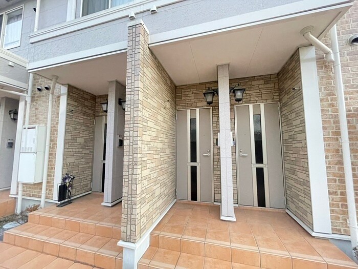 アパ－トメントノイの物件外観写真