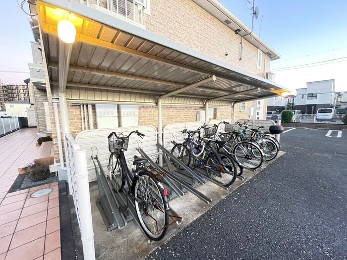 アパ－トメントノイの物件外観写真