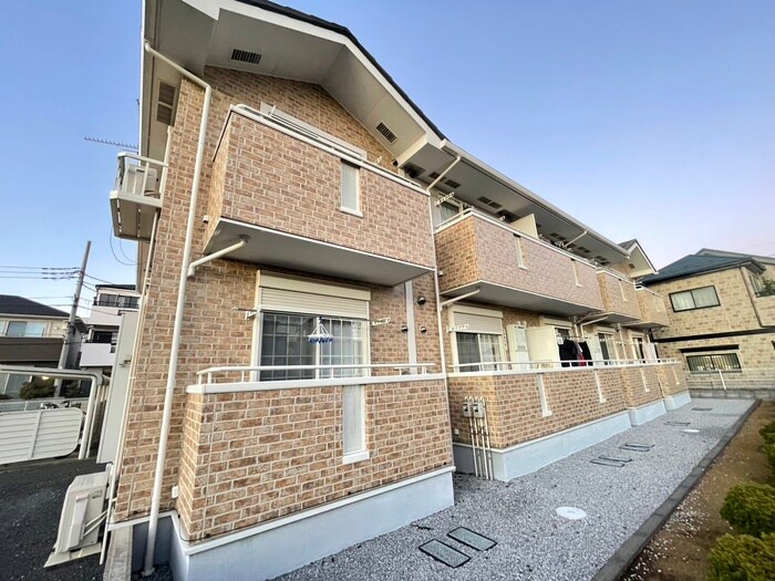 アパ－トメントノイの物件外観写真