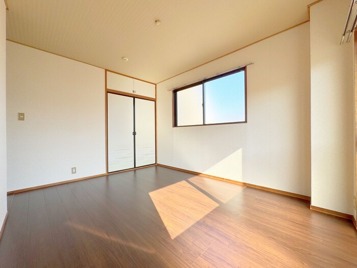 プティシャトレＪＩＳの物件内観写真