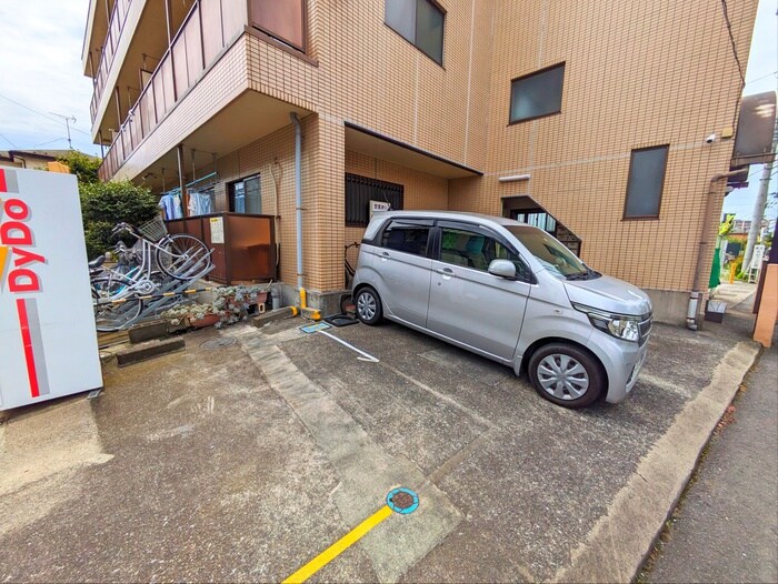 プティシャトレＪＩＳの物件外観写真