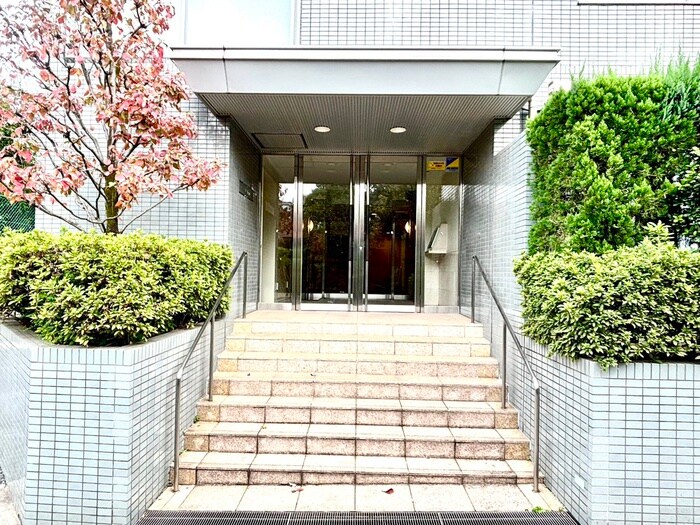 マーサル中野坂上の物件外観写真