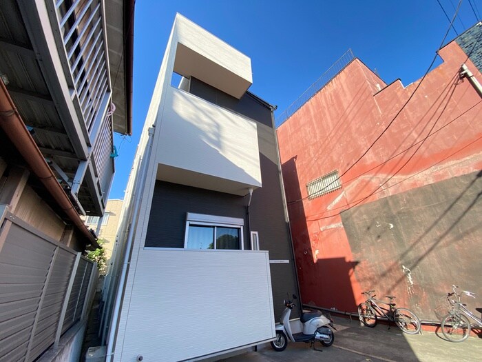 リュミエ越谷本町の物件外観写真