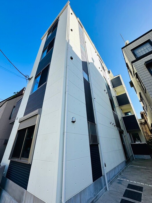 ＳＴＲＩＰＥＳの物件外観写真